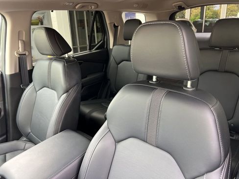 Used 2025 Honda Pilot Touring image 9