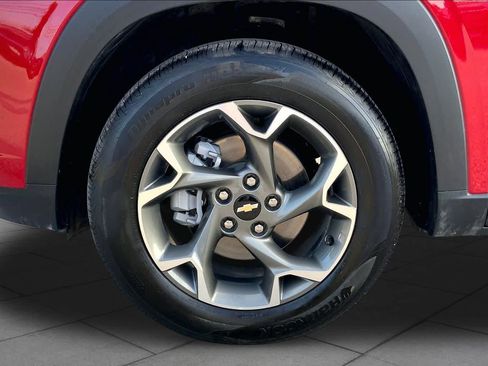 Used 2026 Chevrolet Trax LT FWD image 11
