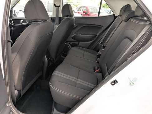 Used 2025 Hyundai Venue SEL FWD image 22