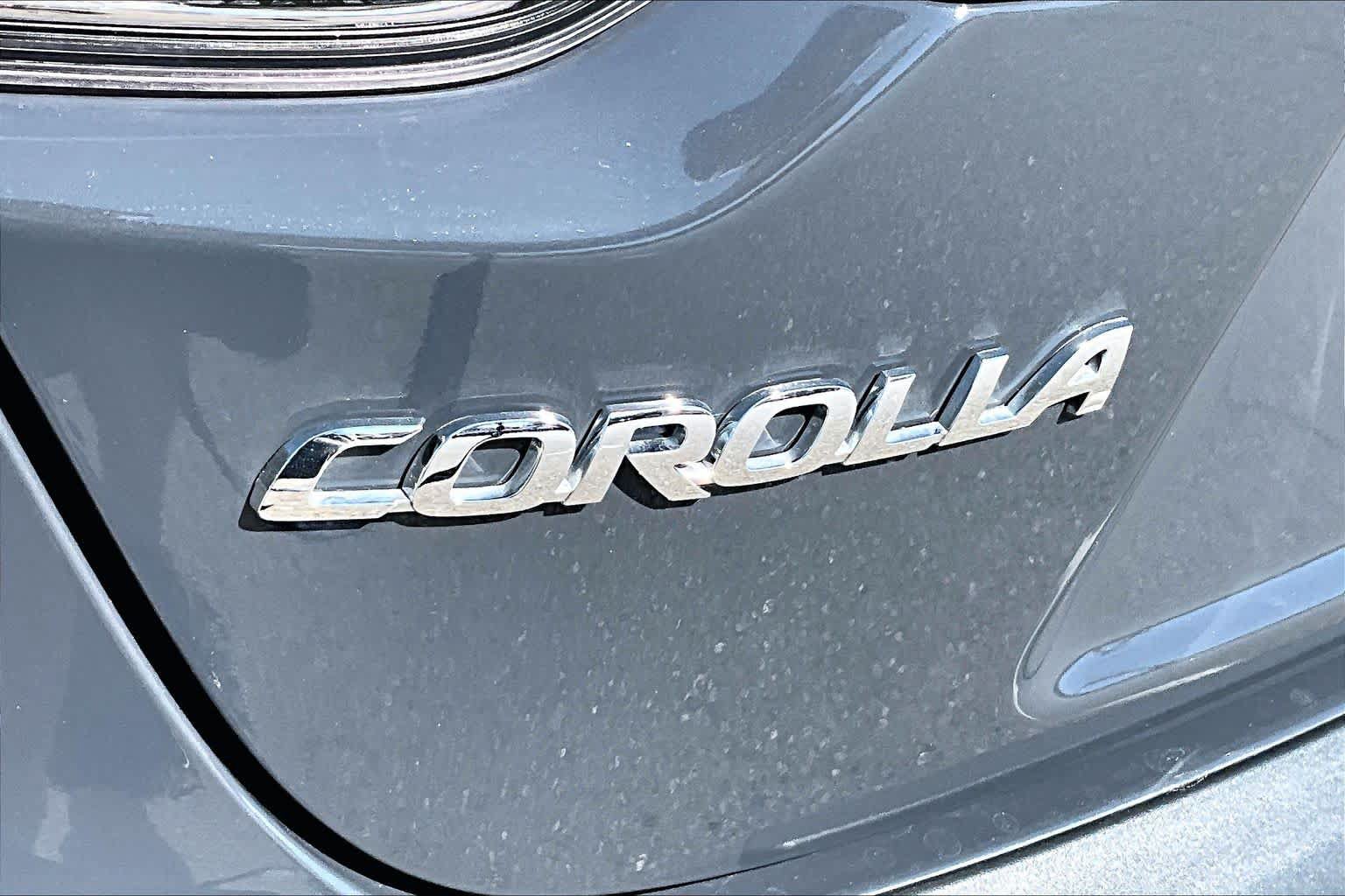 Certified 2025 Toyota Corolla LE FWD image 30