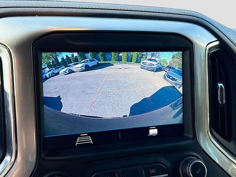 Used 2021 Chevrolet Silverado 1500 LT Trail Boss w/ Bed Protection Package image 15