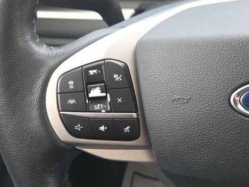 Used 2021 Ford Explorer XLT w/ Equipment Group 202A AWD/4WD image 39