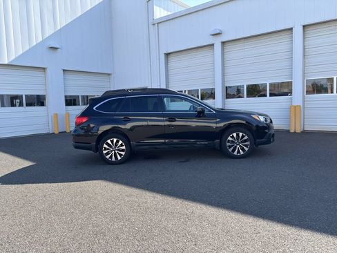 Used 2016 Subaru Outback 2.5i Limited AWD/4WD image 8
