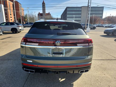 New 2026 Volkswagen Atlas Cross Sport SEL Premium R-Line image 4