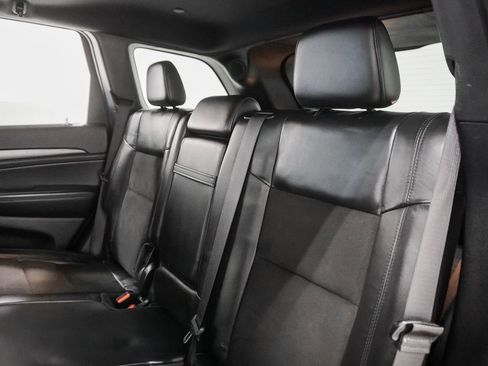 Used 2021 Jeep Grand Cherokee Laredo X image 22