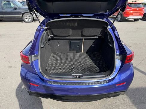Used 2017 INFINITI QX30 FWD image 25