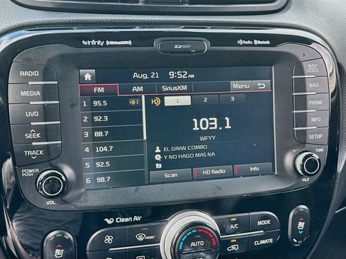 Used 2016 Kia Soul ! w/ Premium Package FWD image 15