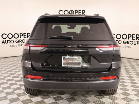 Used 2024 Jeep Grand Cherokee Altitude RWD image 22