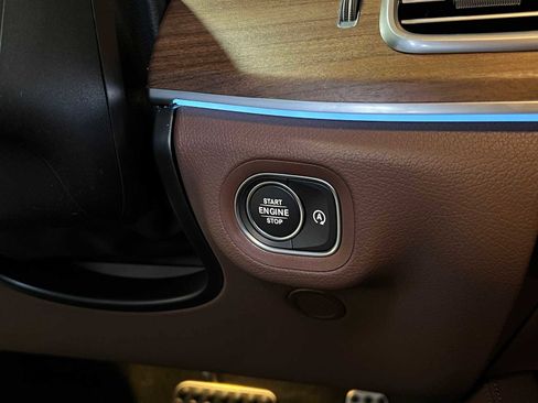 New 2026 Mercedes-Benz GLS 580 4MATIC image 30