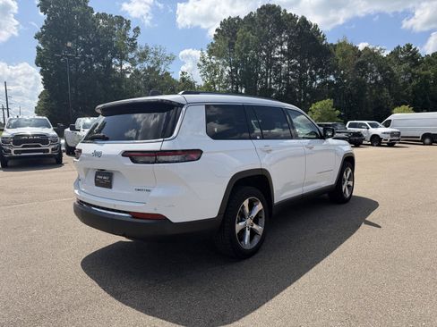 Used 2021 Jeep Grand Cherokee L Limited w/ Trailer Tow Group (B) RWD image 6