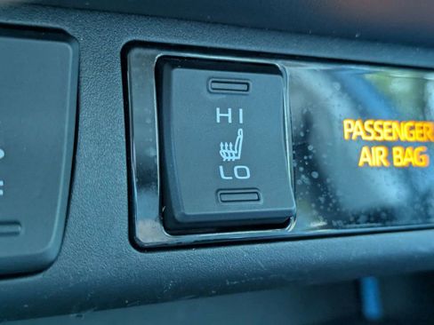 Used 2019 Toyota RAV4 XLE Premium w/ Cold Weather Package FWD image 24