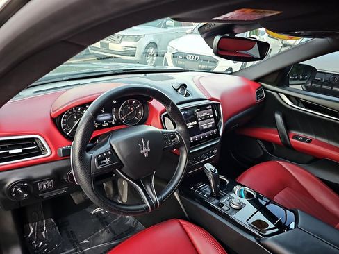 Used 2022 Maserati Ghibli Modena image 28