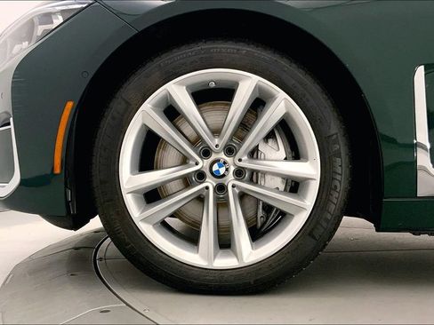 Used 2022 BMW 750i xDrive w/ Luxury Rear Seating Package AWD/4WD image 8