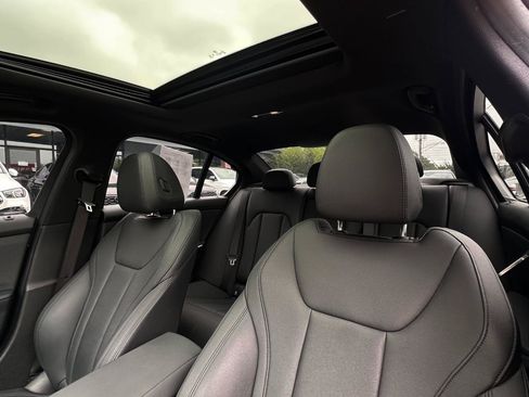 Used 2019 BMW 330i Sedan w/ M Sport Package RWD image 4