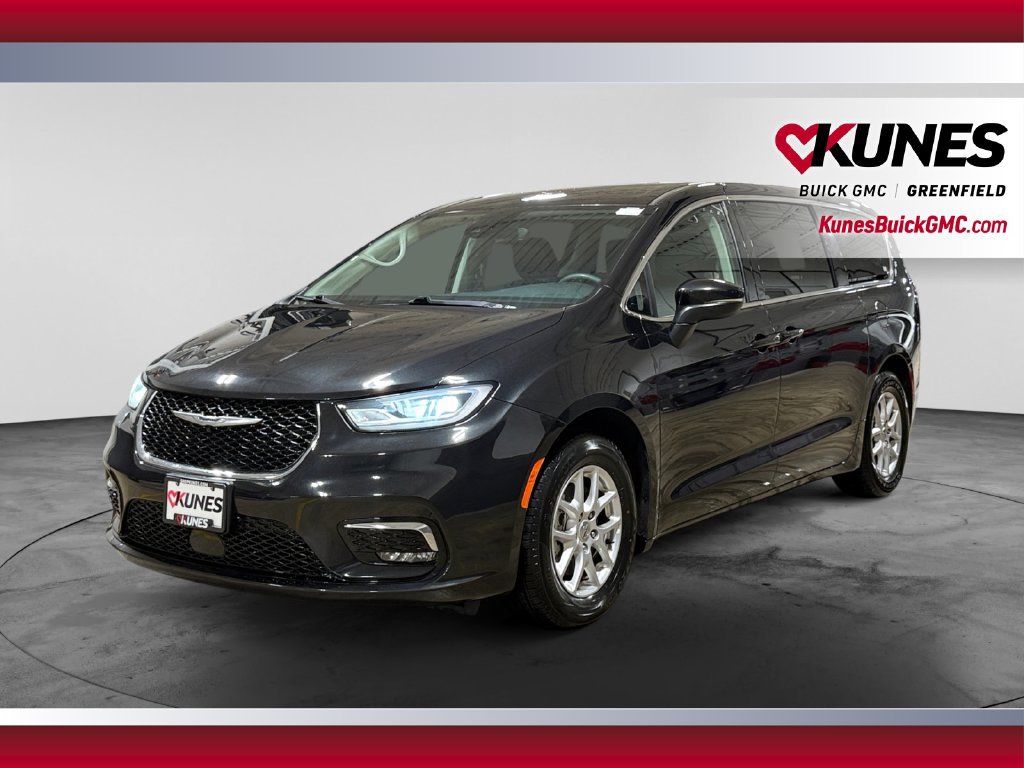Used 2023 Chrysler Pacifica Touring-L FWD image 5