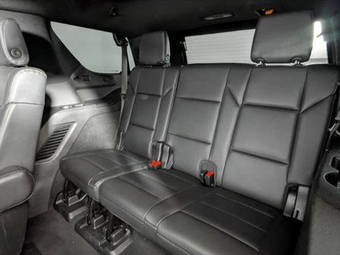 Used 2021 Cadillac Escalade Luxury AWD/4WD image 18