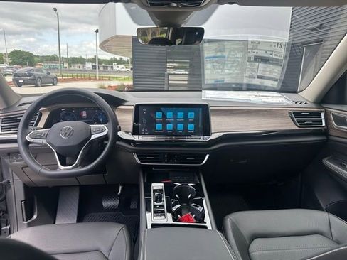 New 2025 Volkswagen Atlas SEL image 29