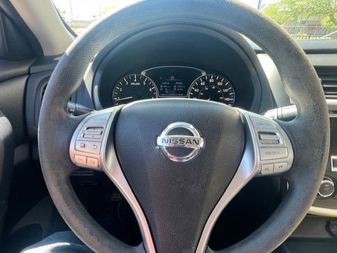 Used 2016 Nissan Altima 2.5 S w/ Power Driver Seat Package FWD image 9