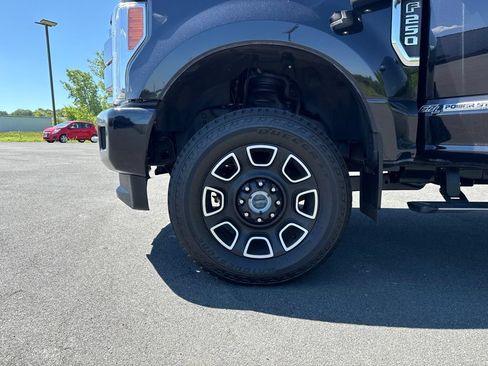 Used 2019 Ford F250 Platinum w/ Platinum Ultimate Package AWD/4WD image 21