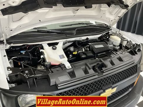 Used 2017 Chevrolet Express 2500 Extended RWD image 35
