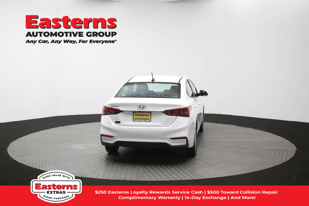 Used 2022 Hyundai Accent SEL FWD image 38