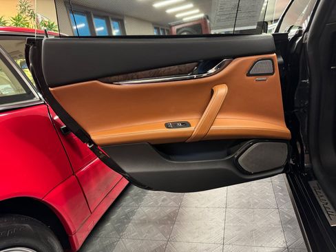 Used 2014 Maserati Quattroporte GTS image 50