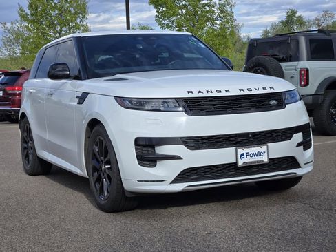 Used 2024 Land Rover Range Rover Sport Dynamic SE AWD/4WD image 2