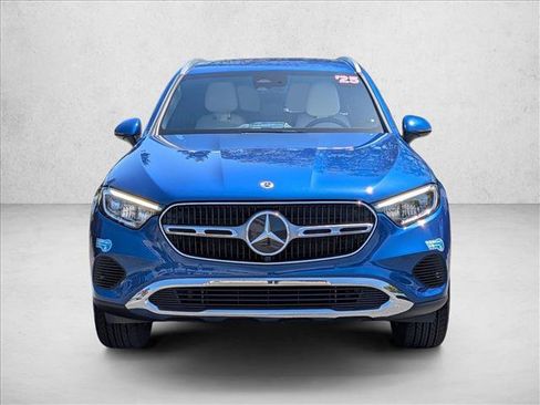 Used 2025 Mercedes-Benz GLC 350e 4MATIC image 2
