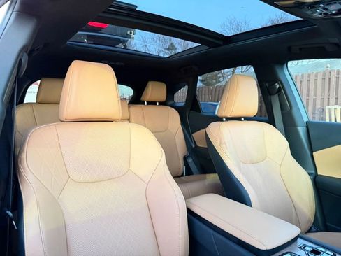 Used 2025 Lexus RX 350 w/ Convenience Package image 30