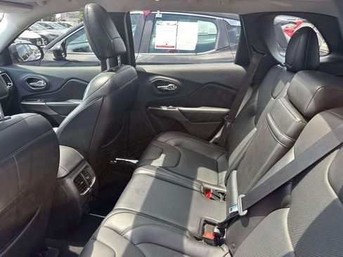 Used 2019 Jeep Cherokee Limited AWD/4WD image 10