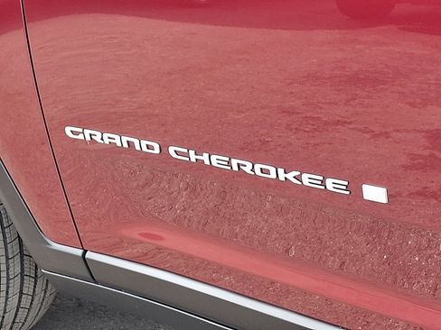 Certified 2025 Jeep Grand Cherokee L Limited image 31