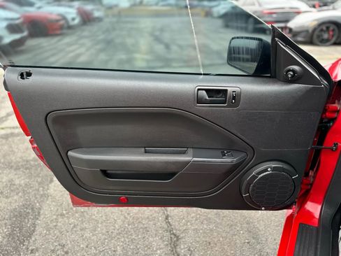 Used 2006 Ford Mustang GT image 14
