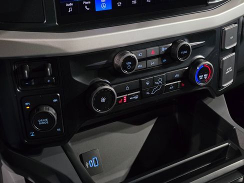 New 2026 Ford F250 XLT w/ XLT Premium Package image 28