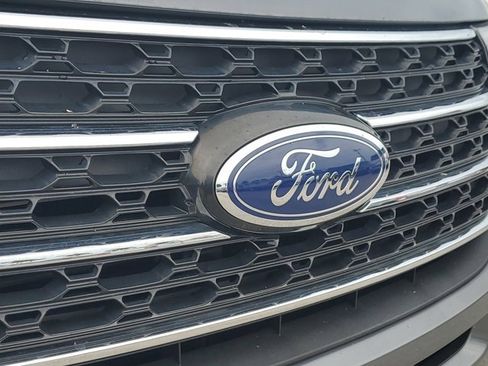 Certified 2023 Ford Explorer XLT w/ Equipment Group 202A image 7