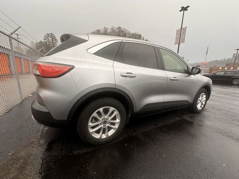 Used 2021 Ford Escape SE image 7