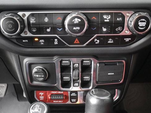 Used 2024 Jeep Wrangler Unlimited Rubicon 392 AWD/4WD image 24