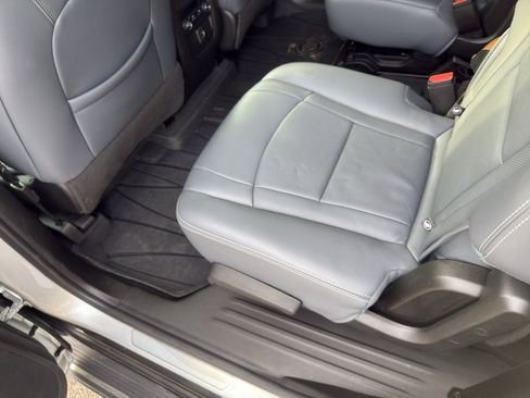 Used 2022 Buick Enclave Essence w/ Experience Buick Package image 7