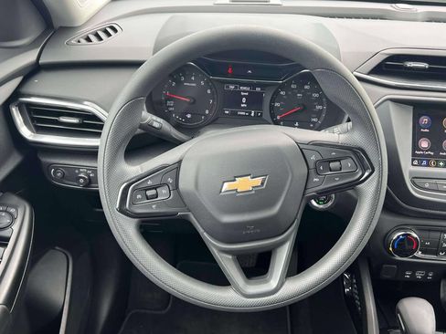 Used 2023 Chevrolet TrailBlazer LT FWD image 16