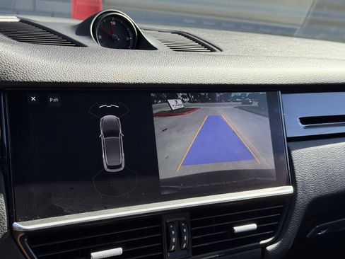 Used 2019 Porsche Cayenne image 18