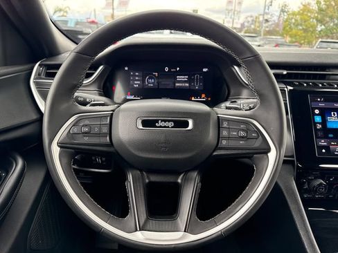 Used 2023 Jeep Grand Cherokee L Laredo AWD/4WD image 19