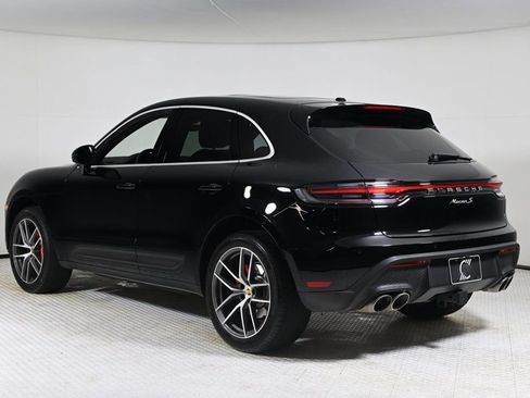 Certified 2023 Porsche Macan S image 3