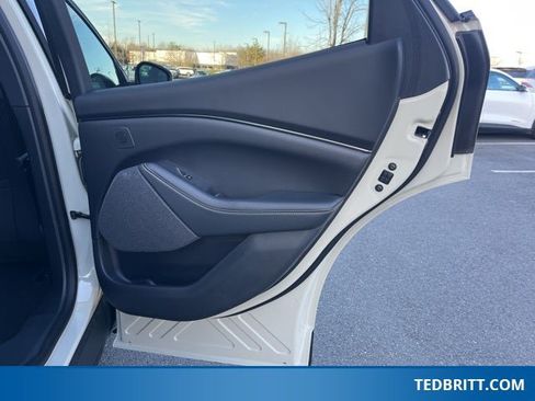 Certified 2025 Ford Mustang Mach-E Premium image 20