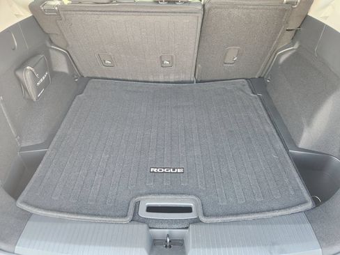 Used 2026 Nissan Rogue SV FWD image 21