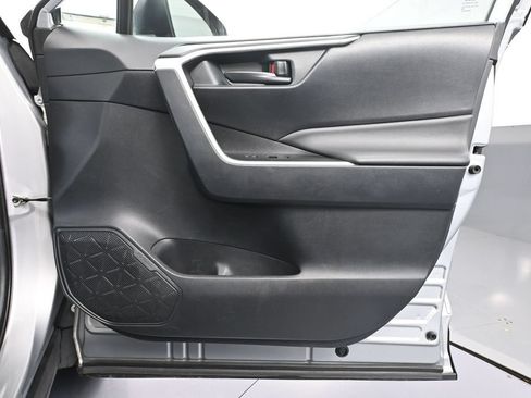 Used 2019 Toyota RAV4 LE w/ Carpet Mat Package AWD/4WD image 43