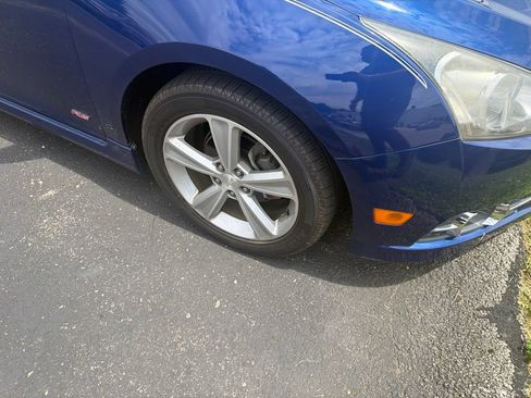 Used 2013 Chevrolet Cruze LT FWD image 2
