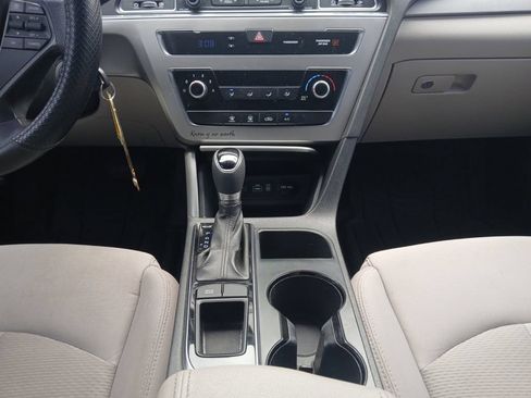 Used 2015 Hyundai Sonata SE w/ Option Group 09 FWD image 21