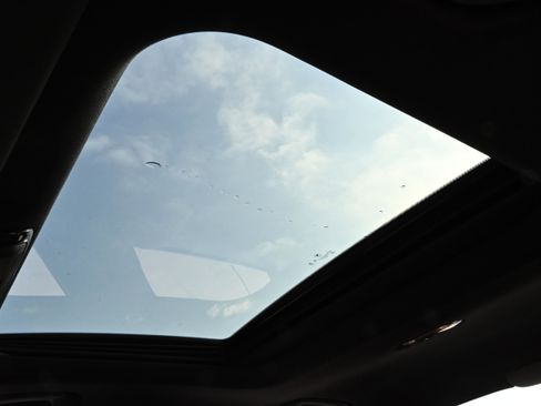 New 2026 BMW 330i Sedan w/ M Sport Package image 25