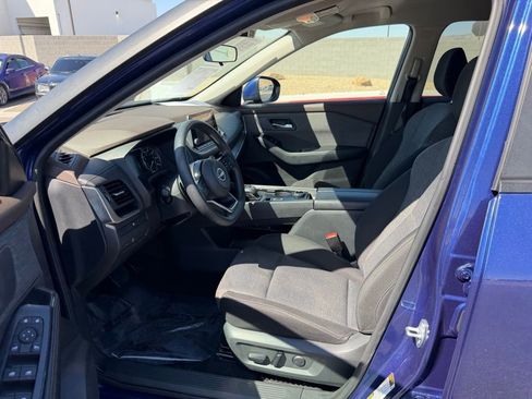 Used 2023 Nissan Rogue SV AWD/4WD image 11