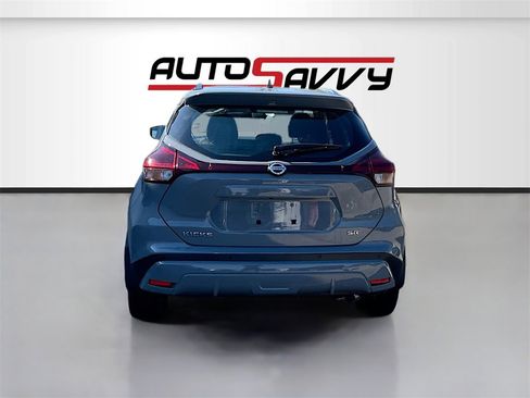 Used 2021 Nissan Kicks SR image 6