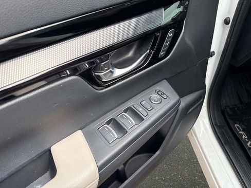 Used 2025 Honda CR-V EX-L image 17